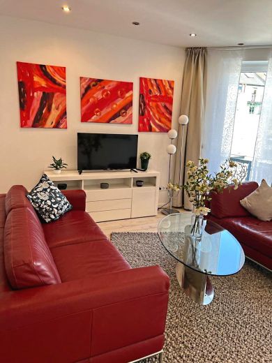Kernsanierte 5-Zimmer-Wohnung mit Dachterrasse Ecke Schadowstraße / Grafenberger Allee