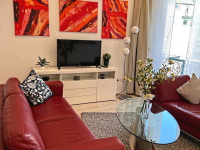 Kernsanierte 5-Zimmer-Wohnung mit Dachterrasse Ecke Schadowstraße / Grafenberger Allee