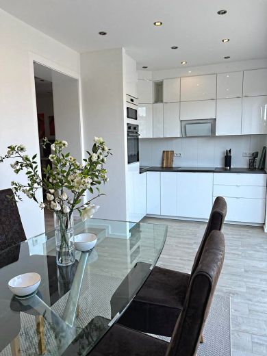 Kernsanierte 5-Zimmer-Wohnung mit Dachterrasse Ecke Schadowstraße / Grafenberger Allee