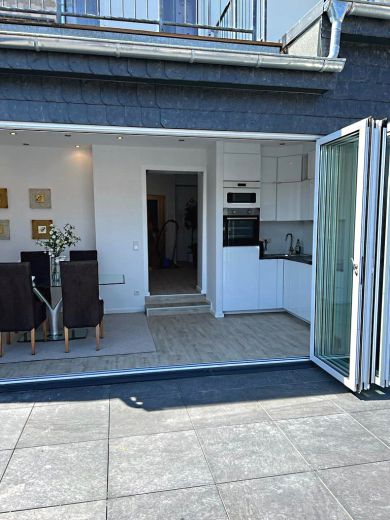 Kernsanierte 5-Zimmer-Wohnung mit Dachterrasse Ecke Schadowstraße / Grafenberger Allee