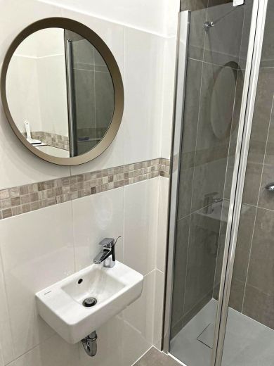 Kernsanierte 5-Zimmer-Wohnung mit Dachterrasse Ecke Schadowstraße / Grafenberger Allee