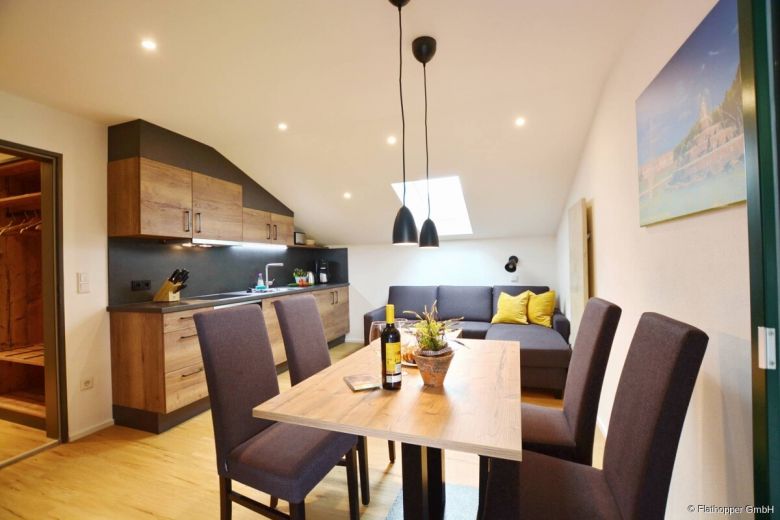 M&ouml;blierte 2-Zimmer-Wohnung in &Uuml;bersee