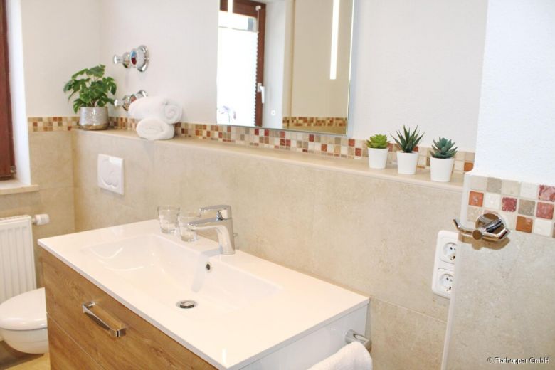 M&ouml;blierte 2-Zimmer-Wohnung in Chieming