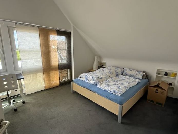 Ideale Pendlerwohnung : Möblierte 2-Zm Wohnung in Düsseldorf-Meerbusch