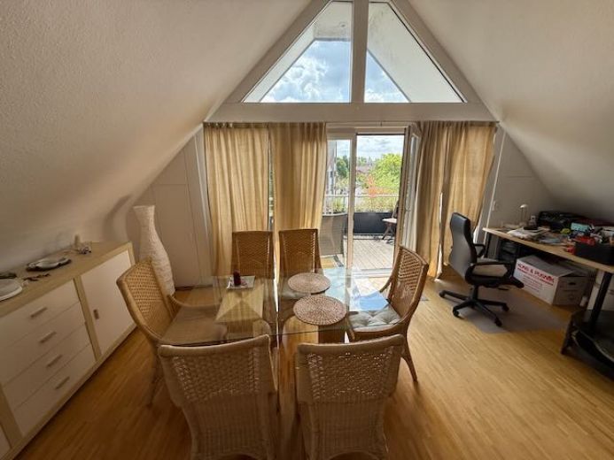 Ideale Pendlerwohnung : Möblierte 2-Zm Wohnung in Düsseldorf-Meerbusch