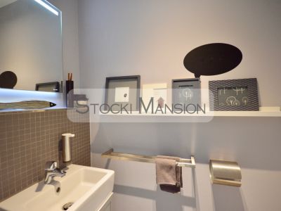 Trendiges Gäste-WC im Erdgeschoss