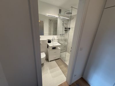 Modernes All-Inclusive Apartment in München Bogenhausen