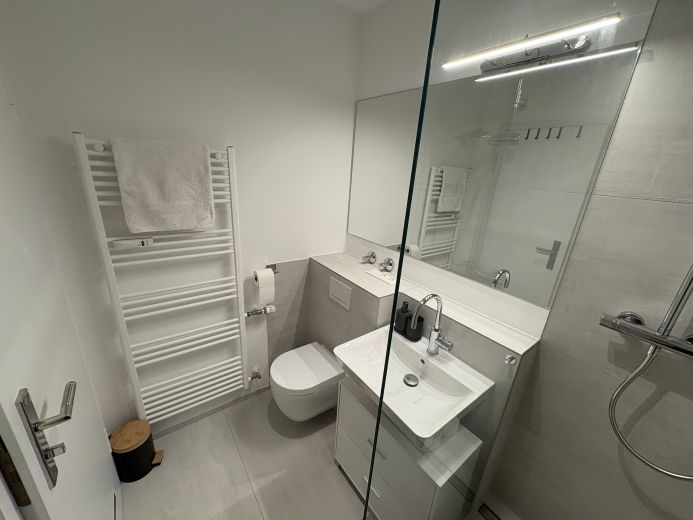 Modernes All-Inclusive Apartment in München Bogenhausen
