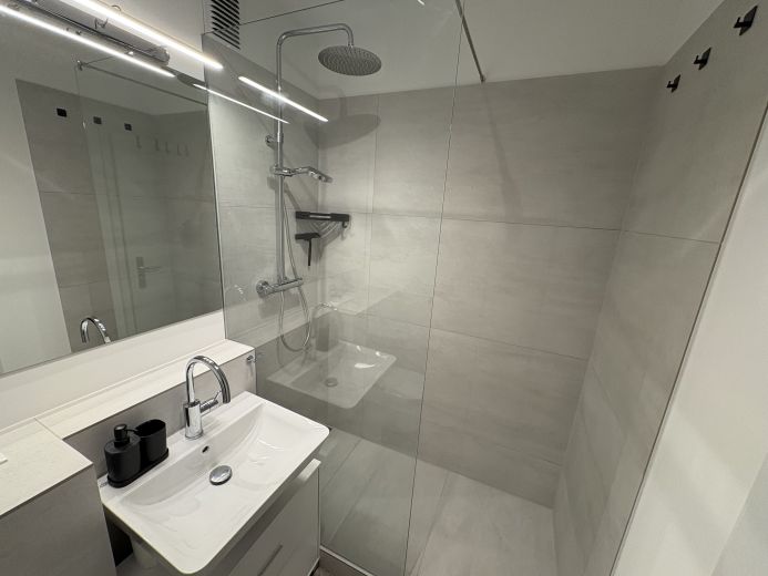 Modernes All-Inclusive Apartment in München Bogenhausen