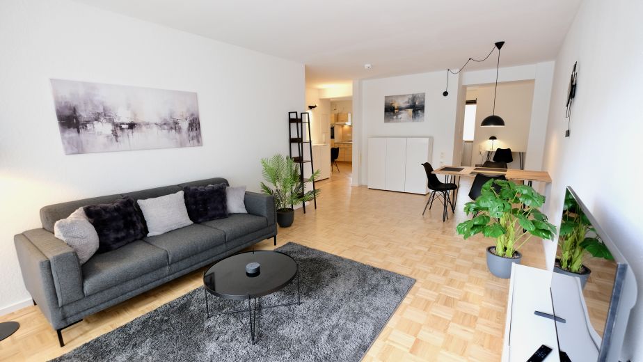 * Tolles vollmöbliertes Loft Apartment mit Sonnenbalkon in Stuttgart-Süd *