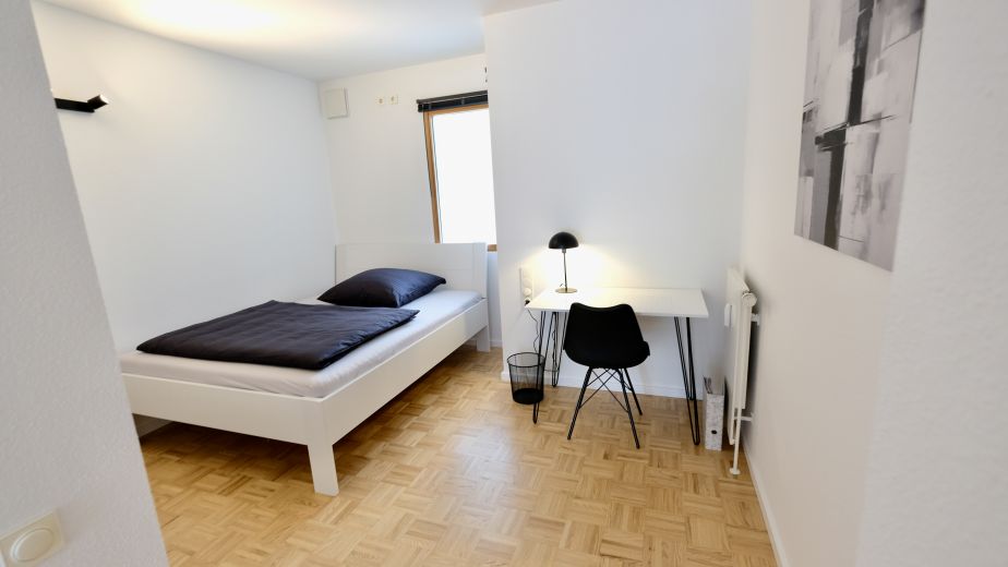 * Tolles vollmöbliertes Loft Apartment mit Sonnenbalkon in Stuttgart-Süd *
