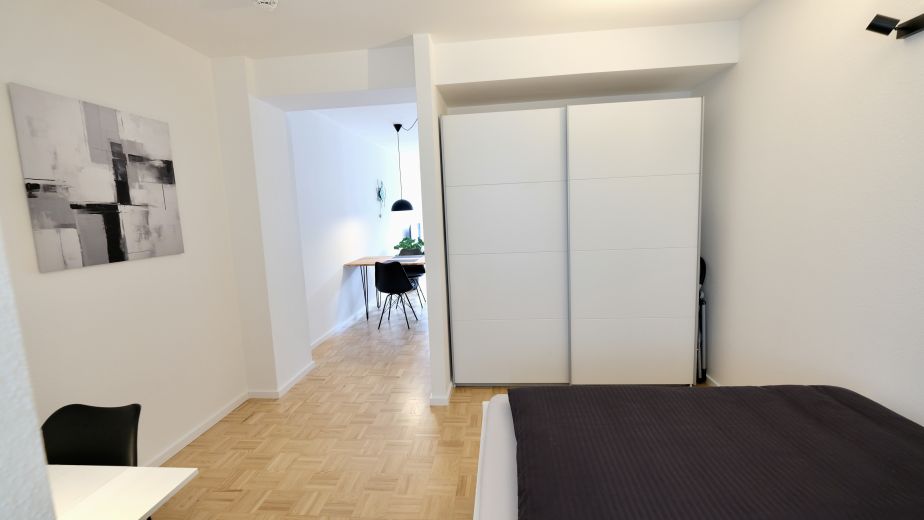 * Tolles vollmöbliertes Loft Apartment mit Sonnenbalkon in Stuttgart-Süd *