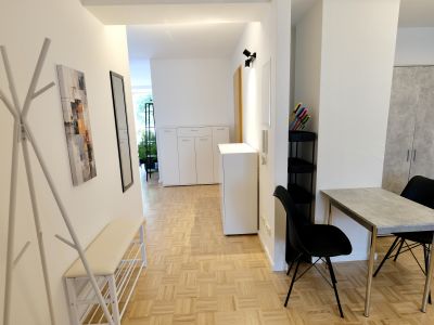 * Tolles vollmöbliertes Loft Apartment mit Sonnenbalkon in Stuttgart-Süd *