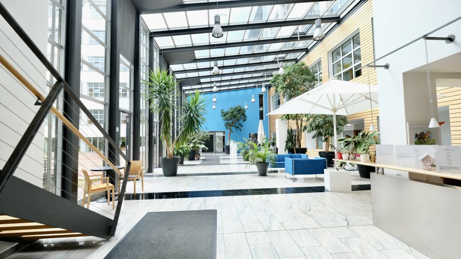 * Tolles vollmöbliertes Loft Apartment mit Sonnenbalkon in Stuttgart-Süd *