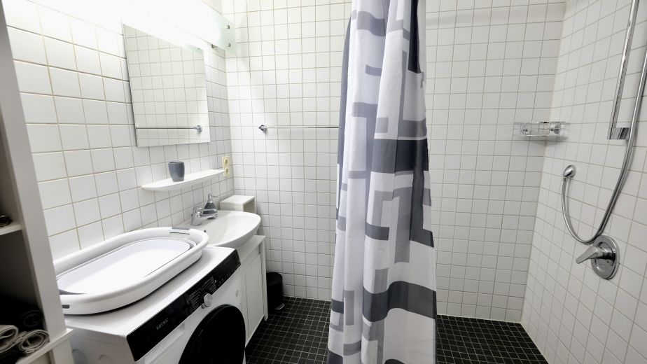 * Tolles vollmöbliertes Loft Apartment mit Sonnenbalkon in Stuttgart-Süd *