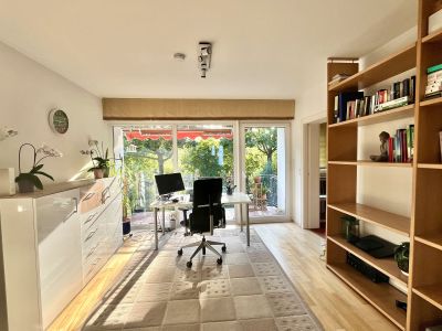 Lichtdurchflutete vollmöblierte Wohnung, 116 qm, D-dorf-Nord, Nähe Messe, Nordpark und Flughafen