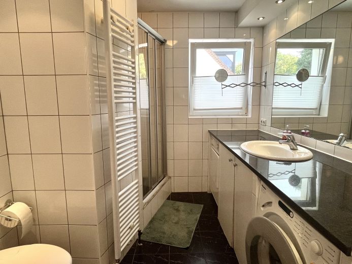 Lichtdurchflutete vollmöblierte Wohnung, 116 qm, D-dorf-Nord, Nähe Messe, Nordpark und Flughafen