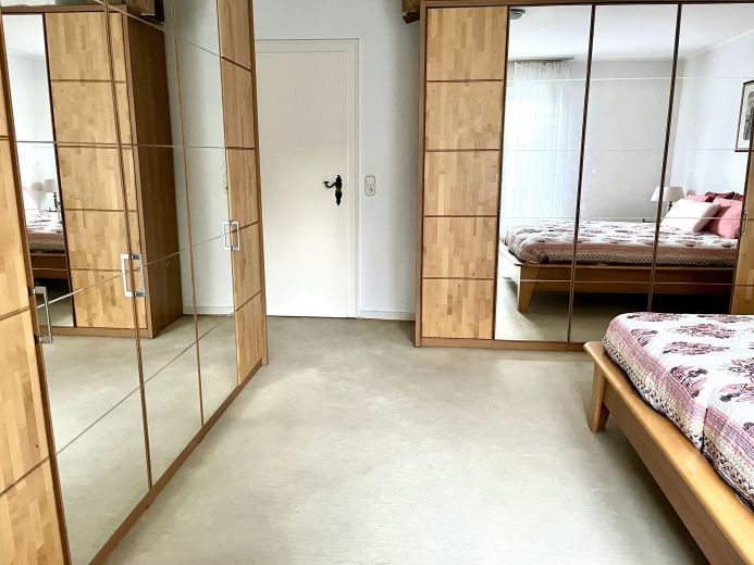 Lichtdurchflutete vollmöblierte Wohnung, 116 qm, D-dorf-Nord, Nähe Messe, Nordpark und Flughafen