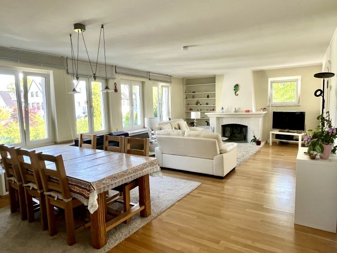 Lichtdurchflutete vollmöblierte Wohnung, 116 qm, D-dorf-Nord, Nähe Messe, Nordpark und Flughafen
