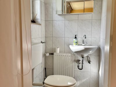 Lichtdurchflutete vollmöblierte Wohnung, 116 qm, D-dorf-Nord, Nähe Messe, Nordpark und Flughafen