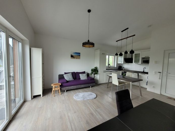 Modern möblierte 2-Zimmer-Penthouse-Wohnung mit Balkon in ruhiger, zentraler Lage Bonn-Auerberg