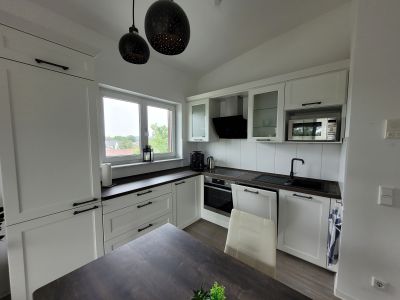 Modern möblierte 2-Zimmer-Penthouse-Wohnung mit Balkon in ruhiger, zentraler Lage Bonn-Auerberg