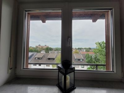 Modern möblierte 2-Zimmer-Penthouse-Wohnung mit Balkon in ruhiger, zentraler Lage Bonn-Auerberg