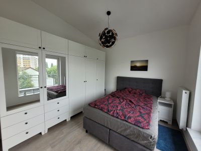 Modern möblierte 2-Zimmer-Penthouse-Wohnung mit Balkon in ruhiger, zentraler Lage Bonn-Auerberg
