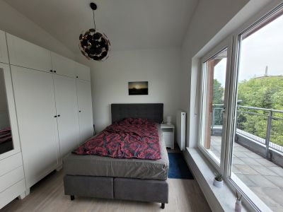 Modern möblierte 2-Zimmer-Penthouse-Wohnung mit Balkon in ruhiger, zentraler Lage Bonn-Auerberg