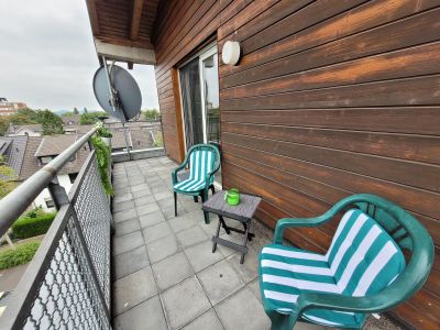 Modern möblierte 2-Zimmer-Penthouse-Wohnung mit Balkon in ruhiger, zentraler Lage Bonn-Auerberg