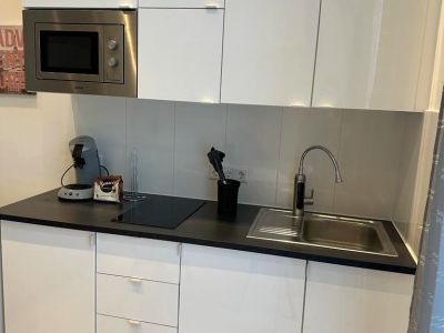Fürstenwall: komplett saniertes 1-Zimmer-Appartment im Hinterhof