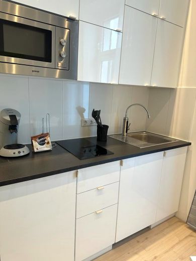 Fürstenwall: komplett saniertes 1-Zimmer-Appartment im Hinterhof