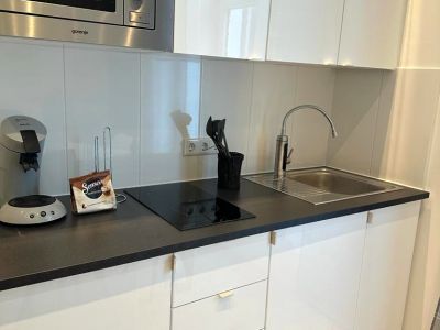 Fürstenwall: komplett saniertes 1-Zimmer-Appartment im Hinterhof