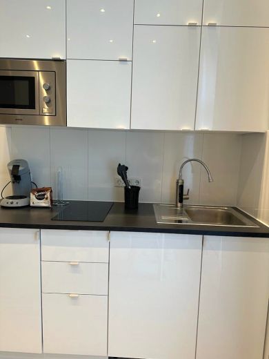 Fürstenwall: komplett saniertes 1-Zimmer-Appartment im Hinterhof