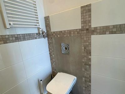 Fürstenwall: komplett saniertes 1-Zimmer-Appartment im Hinterhof