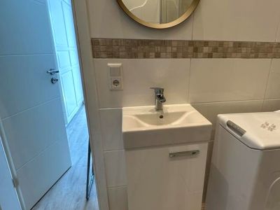 Fürstenwall: komplett saniertes 1-Zimmer-Appartment im Hinterhof