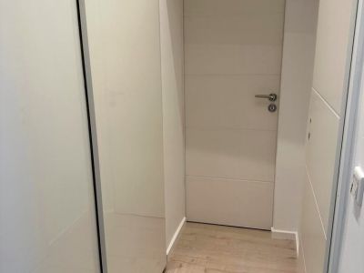 Fürstenwall: komplett saniertes 1-Zimmer-Appartment im Hinterhof