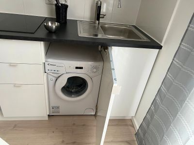 Fürstenwall: komplett saniertes 1-Zimmer-Appartment im Hinterhof