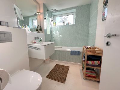 Sehr ruhige, moderne und bezugsfertige Wohnung in Eppendorf nahe UKE