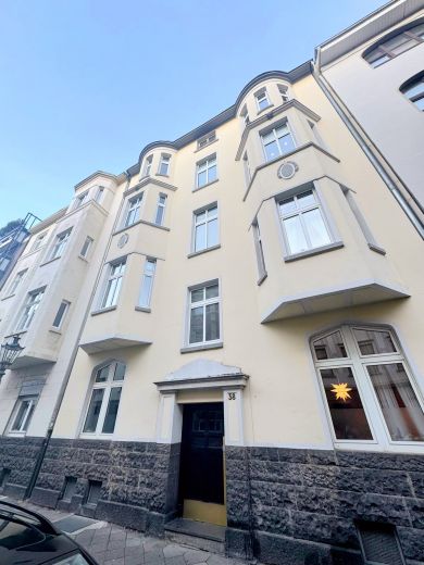 2-Zimmer-Wohnung mit Sonnenbalkon in Top Lage von Unterbilk