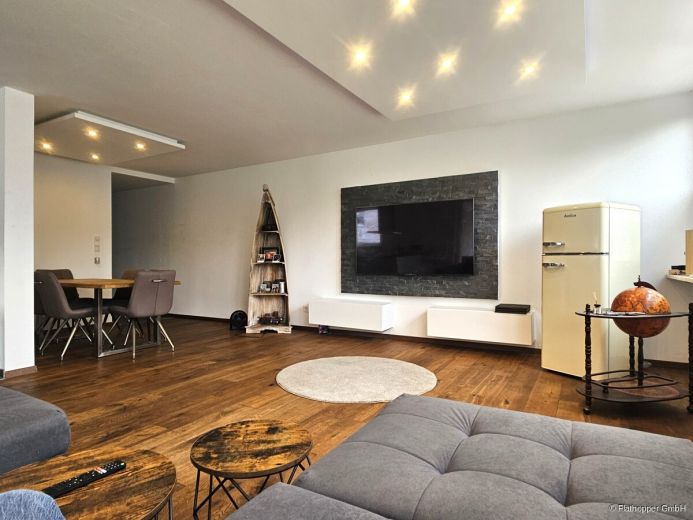 Möblierte 3-Zimmer-Wohnung mit Balkon in Moosach