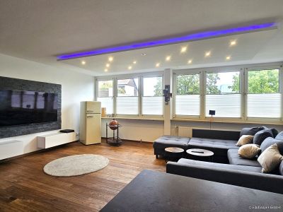 Möblierte 3-Zimmer-Wohnung mit Balkon in Moosach