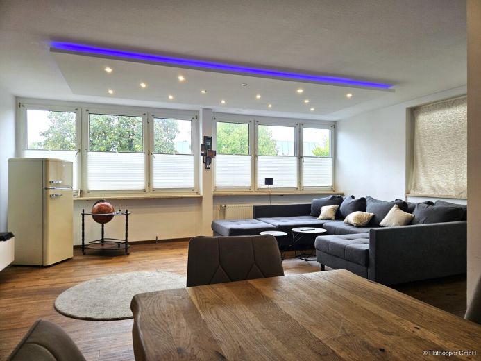 Möblierte 3-Zimmer-Wohnung mit Balkon in Moosach