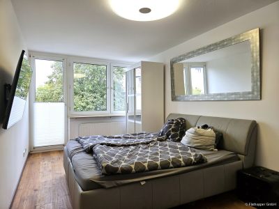 Möblierte 3-Zimmer-Wohnung mit Balkon in Moosach