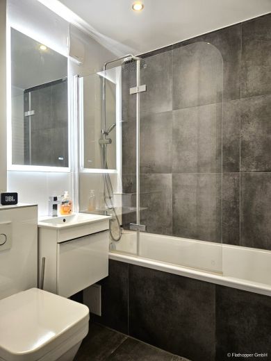 Möblierte 3-Zimmer-Wohnung mit Balkon in Moosach