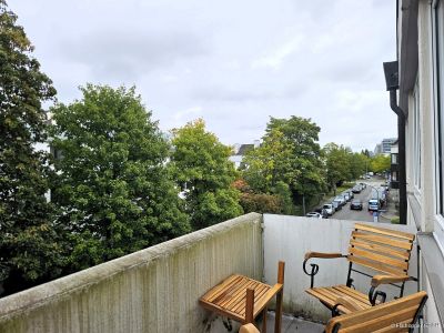 Möblierte 3-Zimmer-Wohnung mit Balkon in Moosach