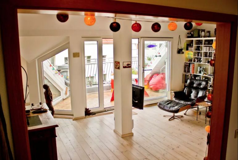 ab Nov. 2025  Helles 80qm-Appartment, Dachterasse Berlin Neukölln für 4-6 Monate
