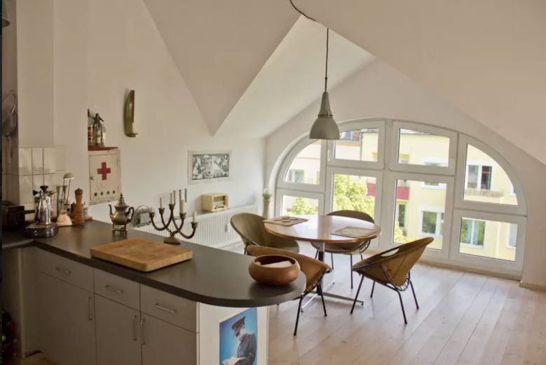 ab Nov. 2025  Helles 80qm-Appartment, Dachterasse Berlin Neukölln für 4-6 Monate