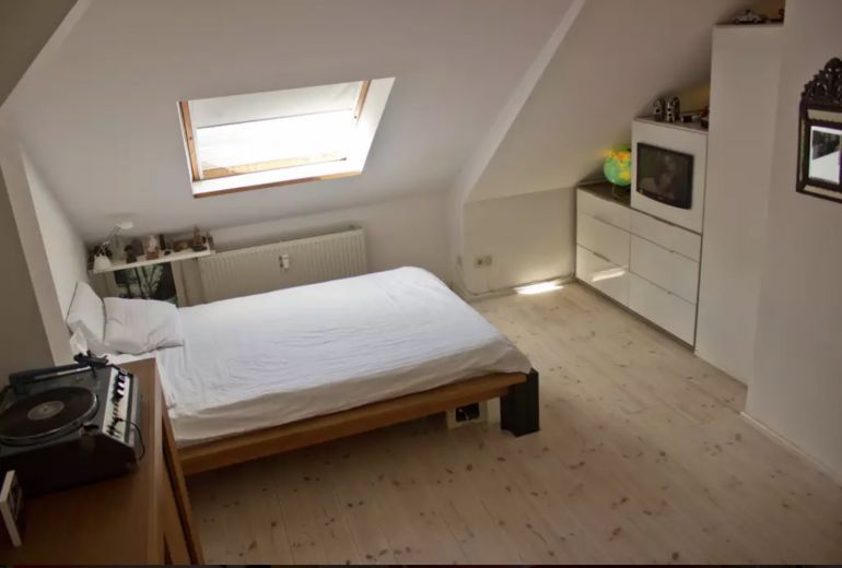 ab Nov. 2025  Helles 80qm-Appartment, Dachterasse Berlin Neukölln für 4-6 Monate
