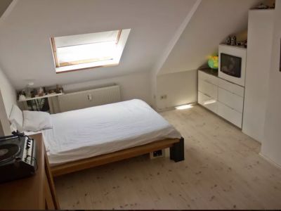ab Nov. 2025  Helles 80qm-Appartment, Dachterasse Berlin Neukölln für 4-6 Monate